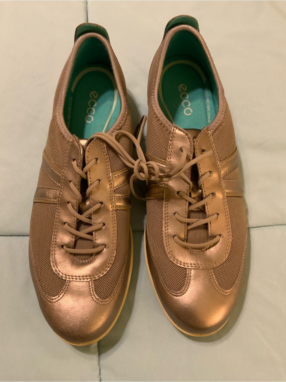 ECCO Women’s Metallic Rose Gold Sneakers